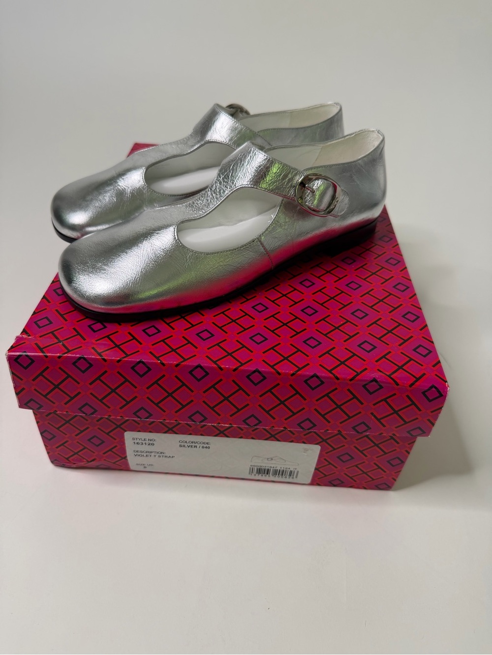 Tory Burch Violet T-Strap Mary Jane Silver Metallic Flats Size 8 - Picture 2 of 11